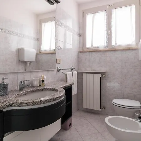 Francesco La Ruota Apartament Desenzano del Garda