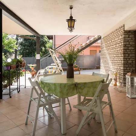 Francesco La Ruota Apartment *