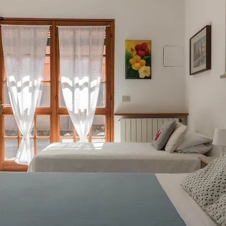 Francesco La Ruota Apartment *