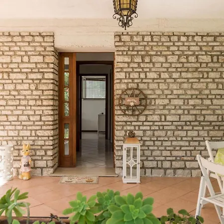 Francesco La Ruota Apartment *